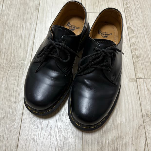 닥터마틴 1461 3홀 스무스 240