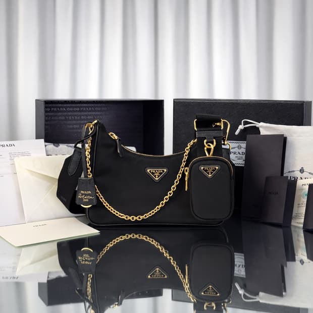 [새상품급/풀구성] 프라다 리에디션 2005 테수토 호보백 블랙 골드