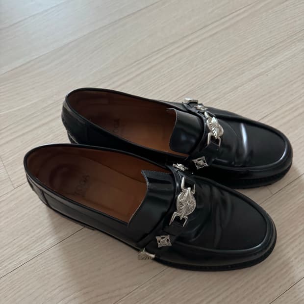 토가 퓰라 메탈 로퍼 42사이즈