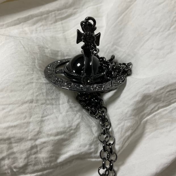 비비안웨스트우드 블랙 orb 목걸이