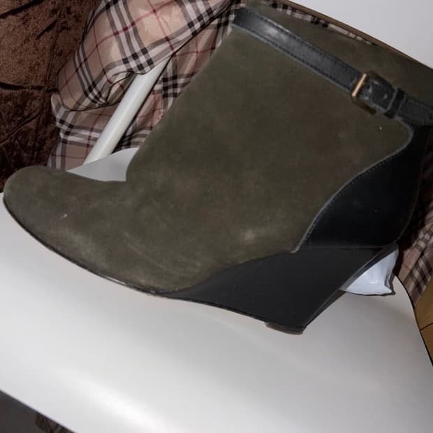 택포) Gerard Darel 카키 스웨이드 웨지힐 앵클 부츠 해 퍼