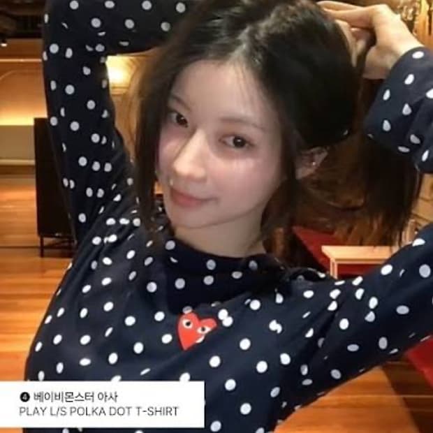 플레이 꼼데가르송 폴카 닷 레드 하트 롱슬리브 티셔츠 네이비