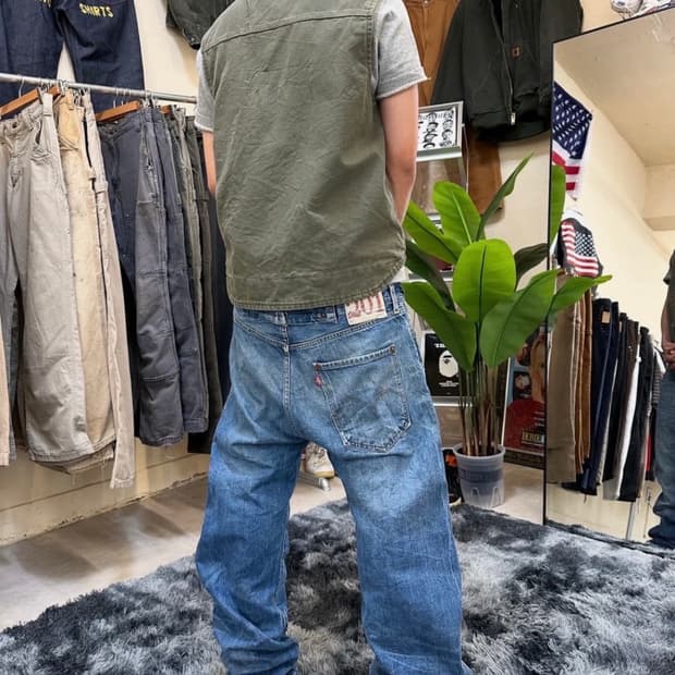*Taer* Levi’s 201