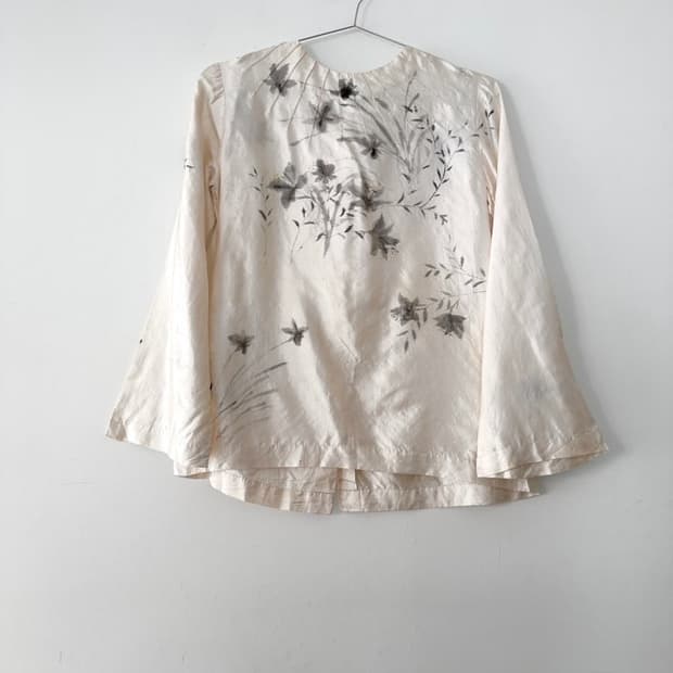 Oriental glossy blouse / cream
