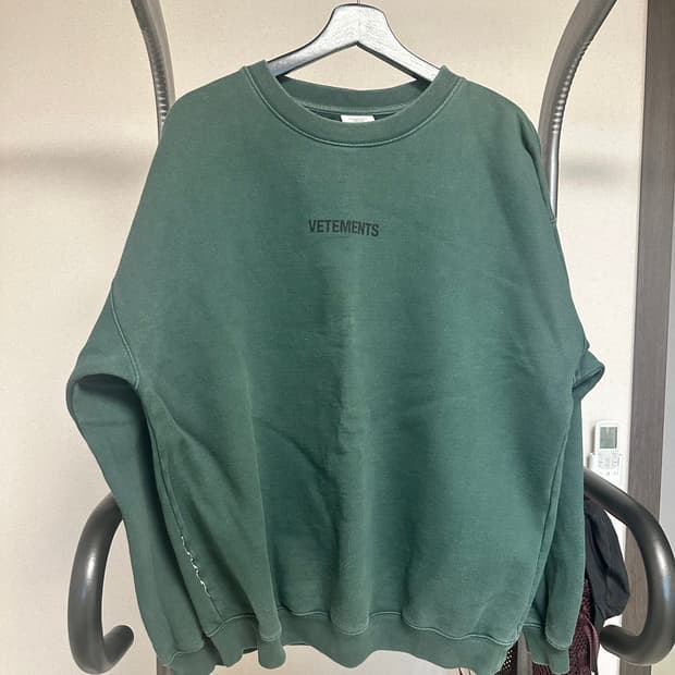 베트멍 정품 스펠 로고 오버핏 맨투맨 판매합니다