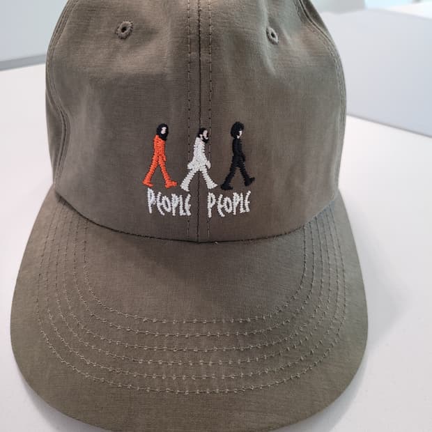 🎸 "전설의 횡단보도를 걷는 사람들" – PEOPLE PEOPLE 자수