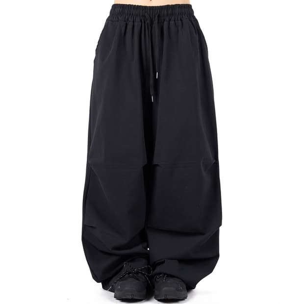 WEAR PARACHUTE PANTS