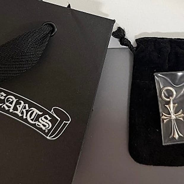 크롬하츠 타이니크로스 팬던트