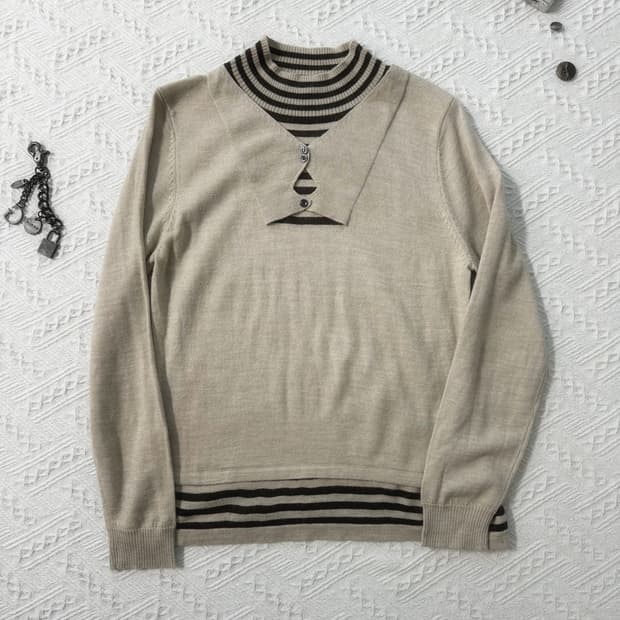 울 블렌디드 레이어드 버튼 니트