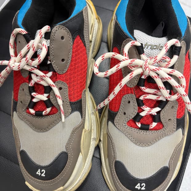 발렌시아가 트리플s  멀티 270(42)사이즈