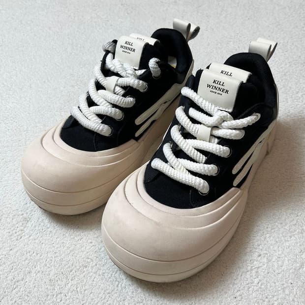 킬위너 KILLWINNER 시그니처 쉐입 스니커즈 A1885