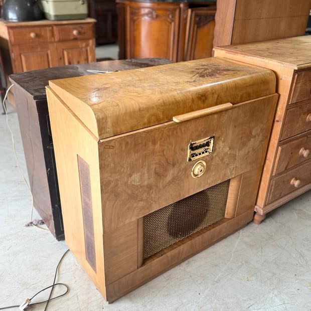 50s~60s 벨기에
올인원 가구형 턴테이블 라디오