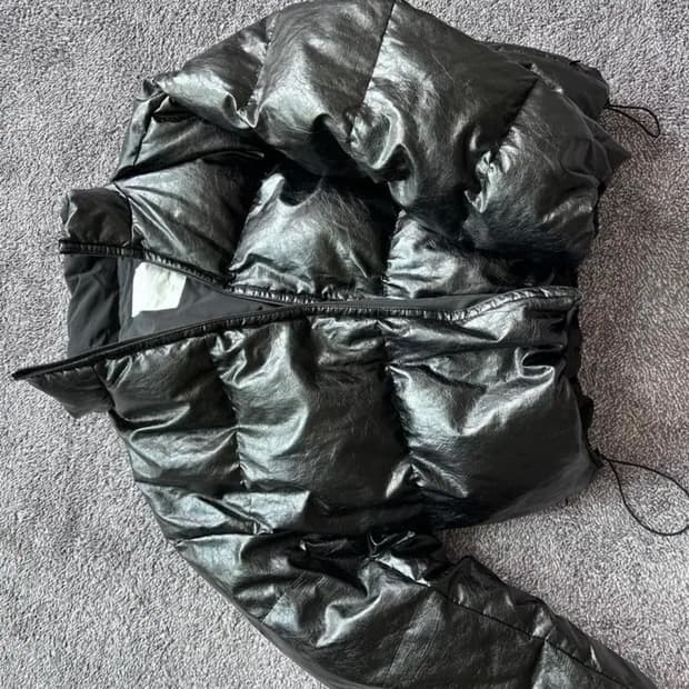 아모멘토 패딩 L 비건 레더 리버시블