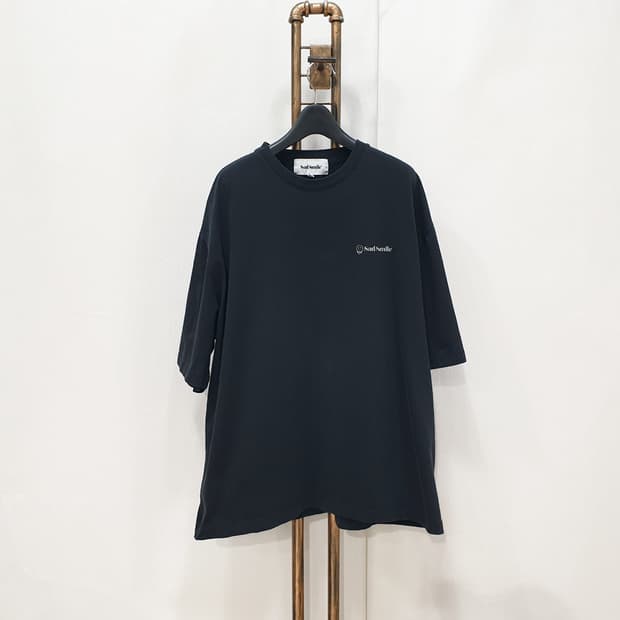 커스텀멜로우 SAD SMILE 오버핏 반팔티 L 105