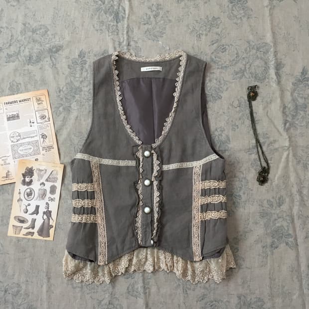 axes femme vintage antique lace vest