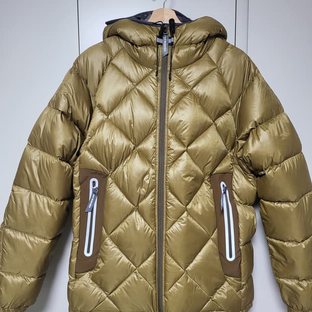 (새상품)and wander 앤드원더 퀄팅 다운 패딩