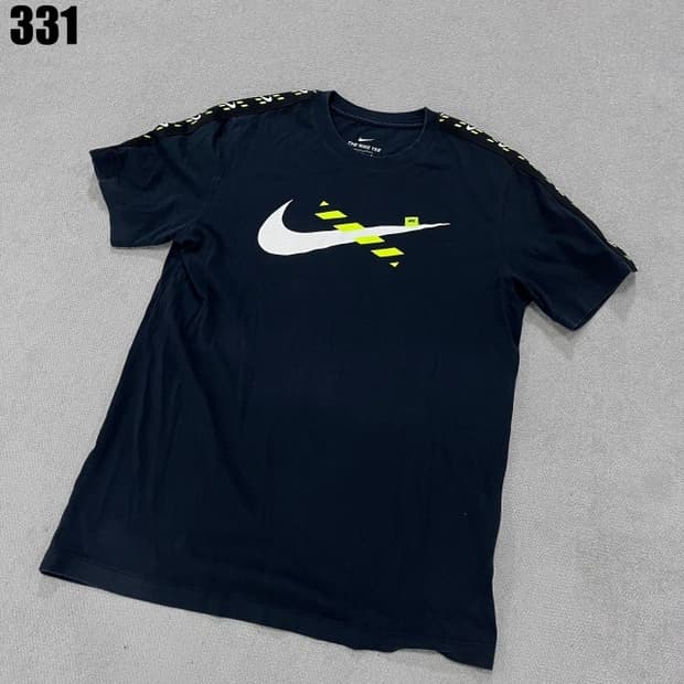 나이키 블랙 스우시 반팔