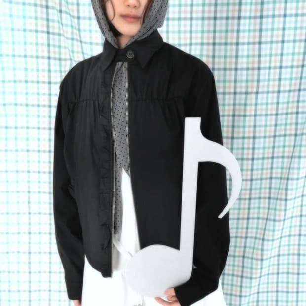 인앤양하모니 frill blouson (black)