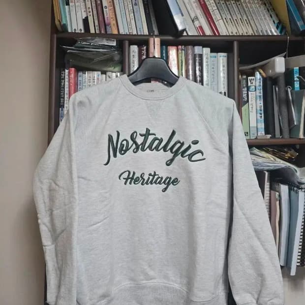 이코르 노스텔직 자수 스웻 맨투맨 100