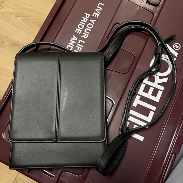 유스 레더 크로스백