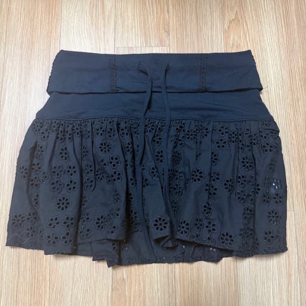 글로니 NAOMI BELT MINI SKIRT 