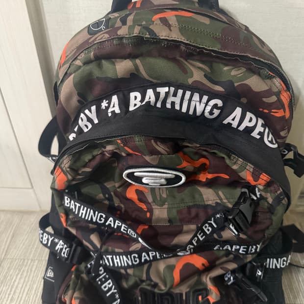 뉴에라 에이프 카모 백팩