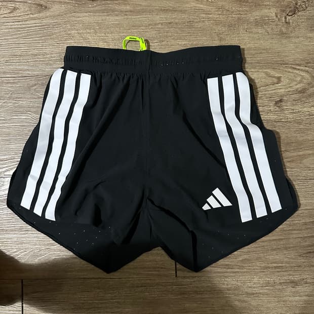 아디다스 러닝쇼츠