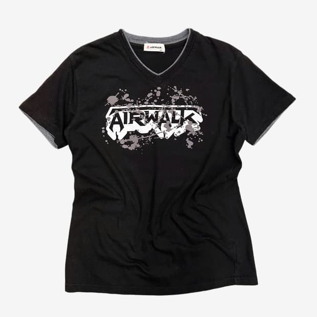 AIR WALK grunge logo v-neck t-shirt