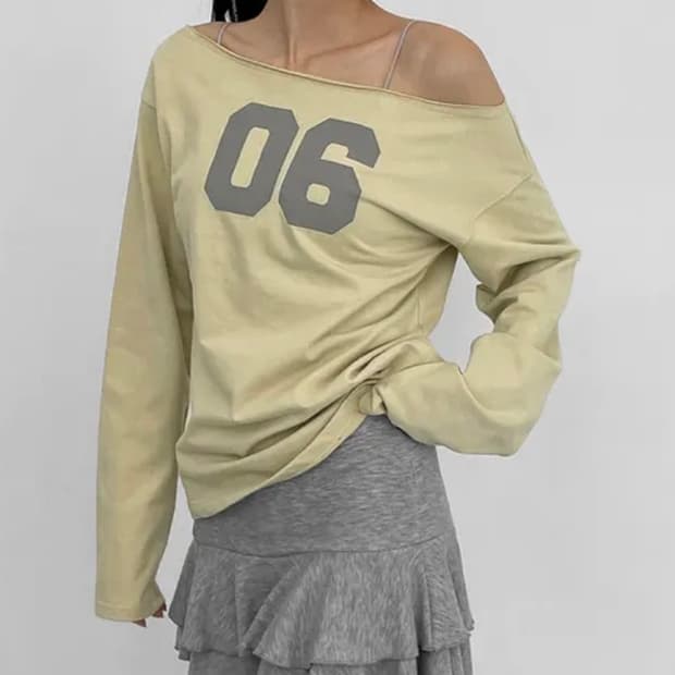 블랙업 페리티 보트넥 프린팅 긴팔티