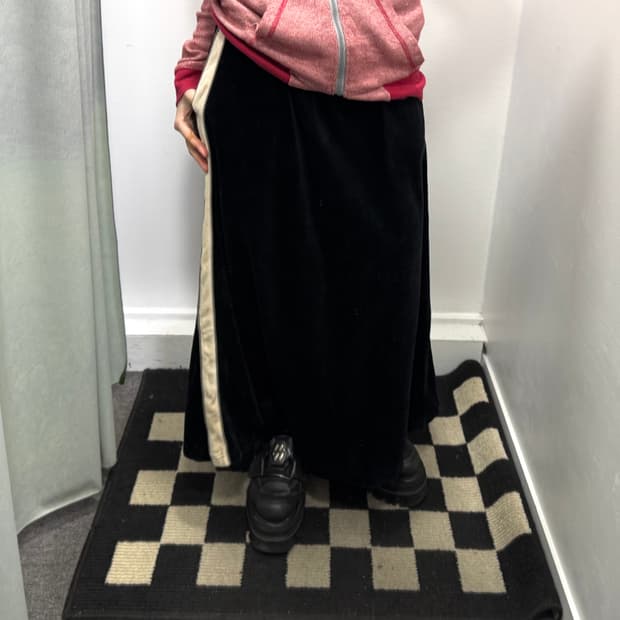 니코엔드 블랙 벨벳 롱스커트