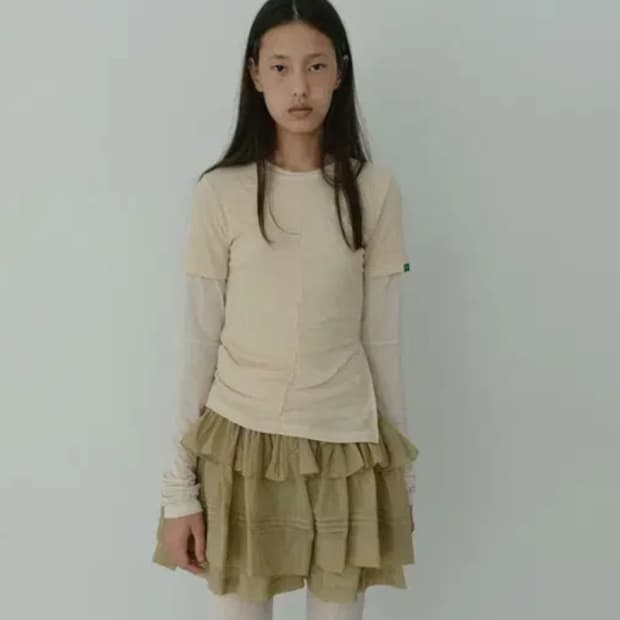 노컨텐츠 레이어드 티셔츠 버터색