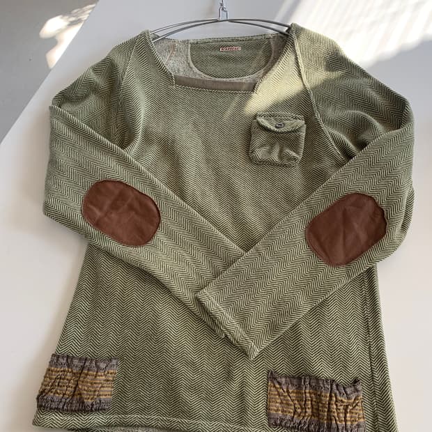 Kapital 캐피탈 스퀘어넥 니트 슬리브