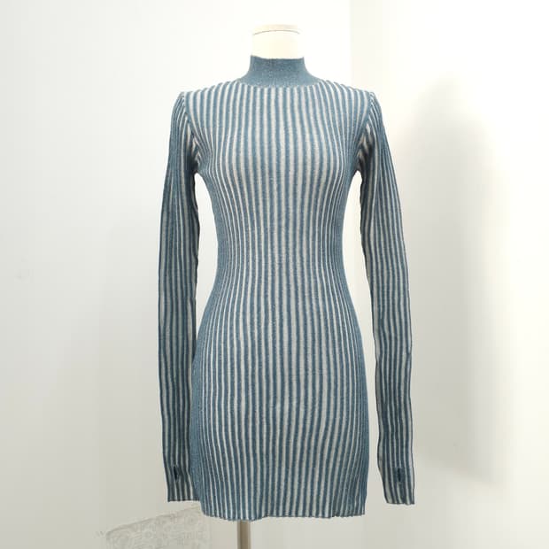 슬림핏 세로골지 하이넥 미니원피스 