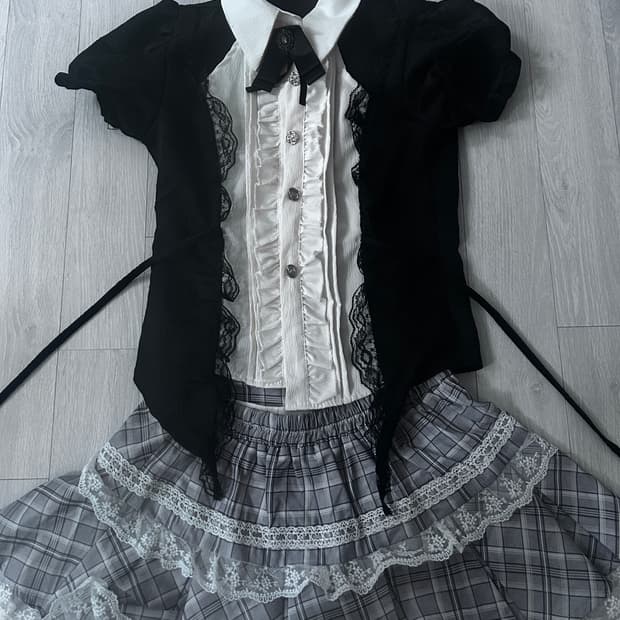 서브컬쳐 지뢰계 공포게임 여주 셋업 판매합니다