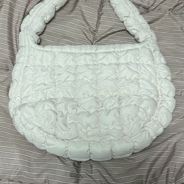 Cos 퀼티드 미니백