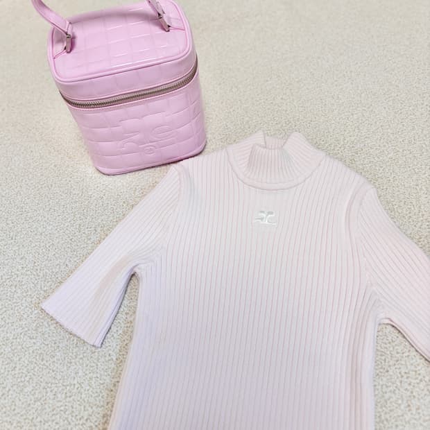 꾸레쥬 핑크 골지 반팔 니트