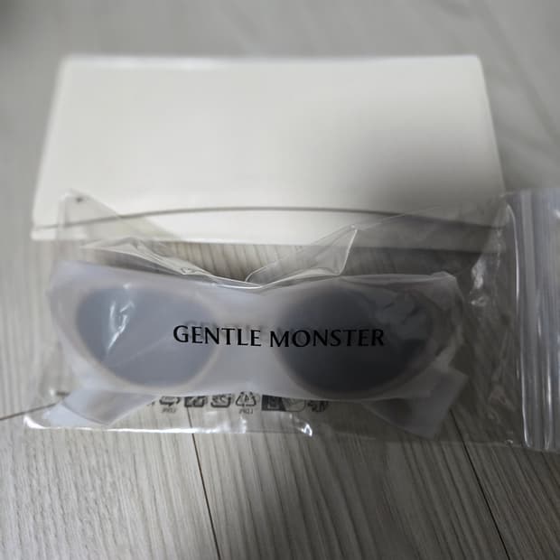 젠틀몬스터 몬드리 베이지 선글라스 