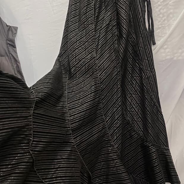 벨벳 줄무늬 블랙 롱스커트