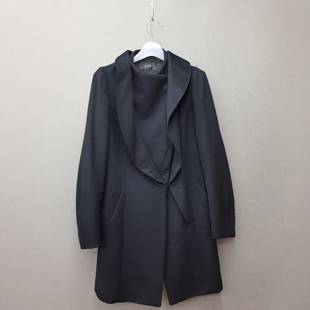 한섬 타임 드레이프 칼라 롱 코트 M사이즈