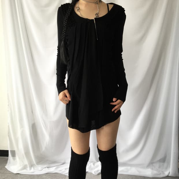 Shirring tied point sleeve