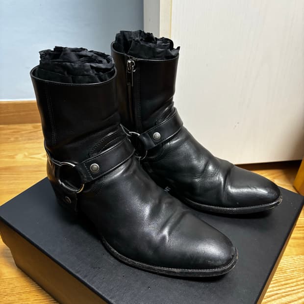 생로랑 하네스 부츠 41사이즈