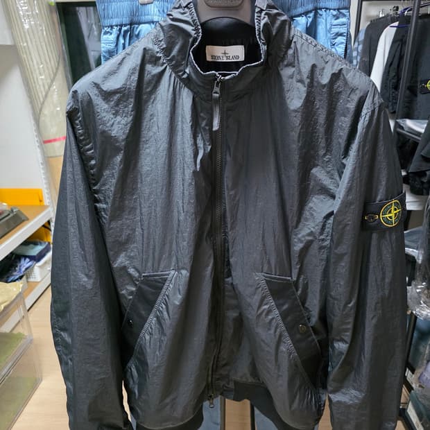 스톤아일랜드 크링클랩스 바람막이자켓 26ss