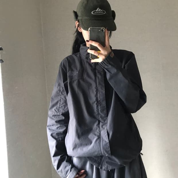 노페 그레이 바람막이