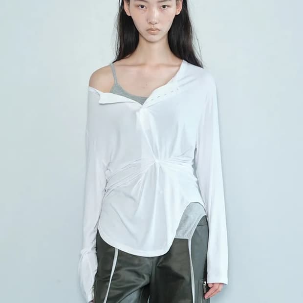 세릭 버튼 헨리넥 탑