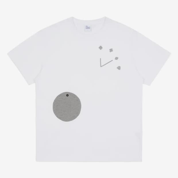 더콜디스트모먼트 pape 반팔 티