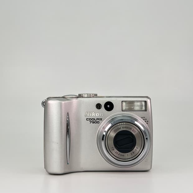니콘 쿨픽스 Nikon Coolpix 7900 실버