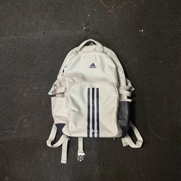 00s 아디다스 화이트 올드스쿨 백팩 가방 os