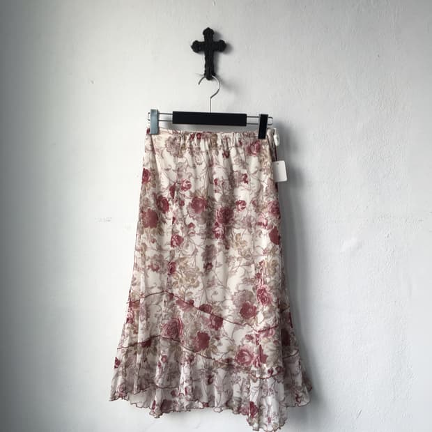 Flower pattern mesh skirt