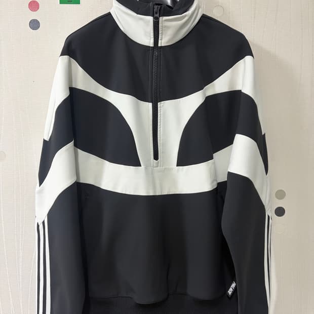 팔라스 아디다스 아노락 하프집업 S(실측 M정도)