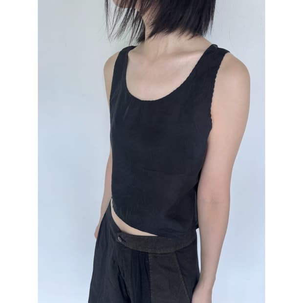 no 172. unknown sleeveless